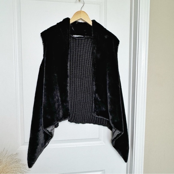 Black Faux Fur Vest Boho Chic Minimalist Layering Piece Knit Back One Size - Picture 1 of 11